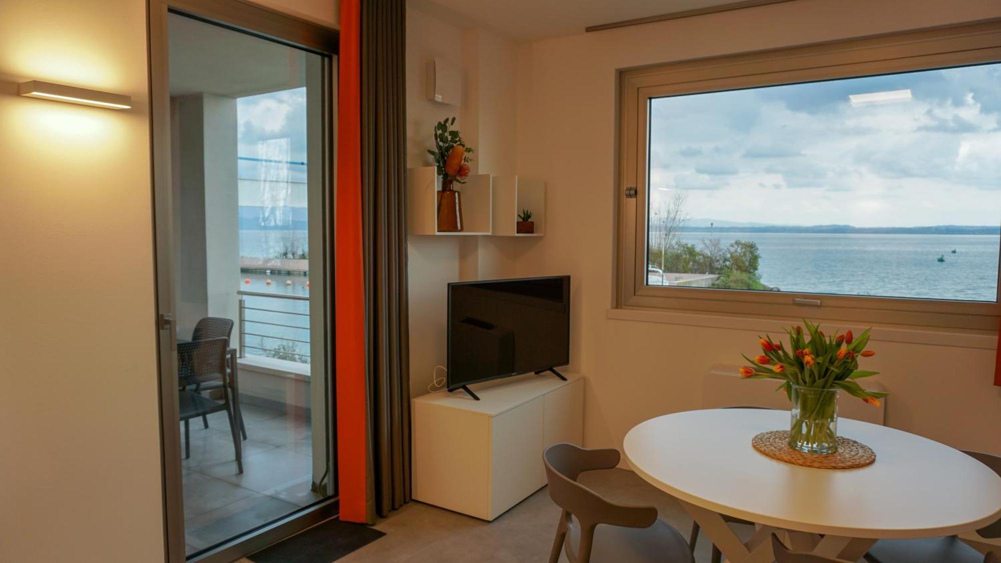 Sirmio Apartments - Darsena Stay Sirmione Zewnętrze zdjęcie