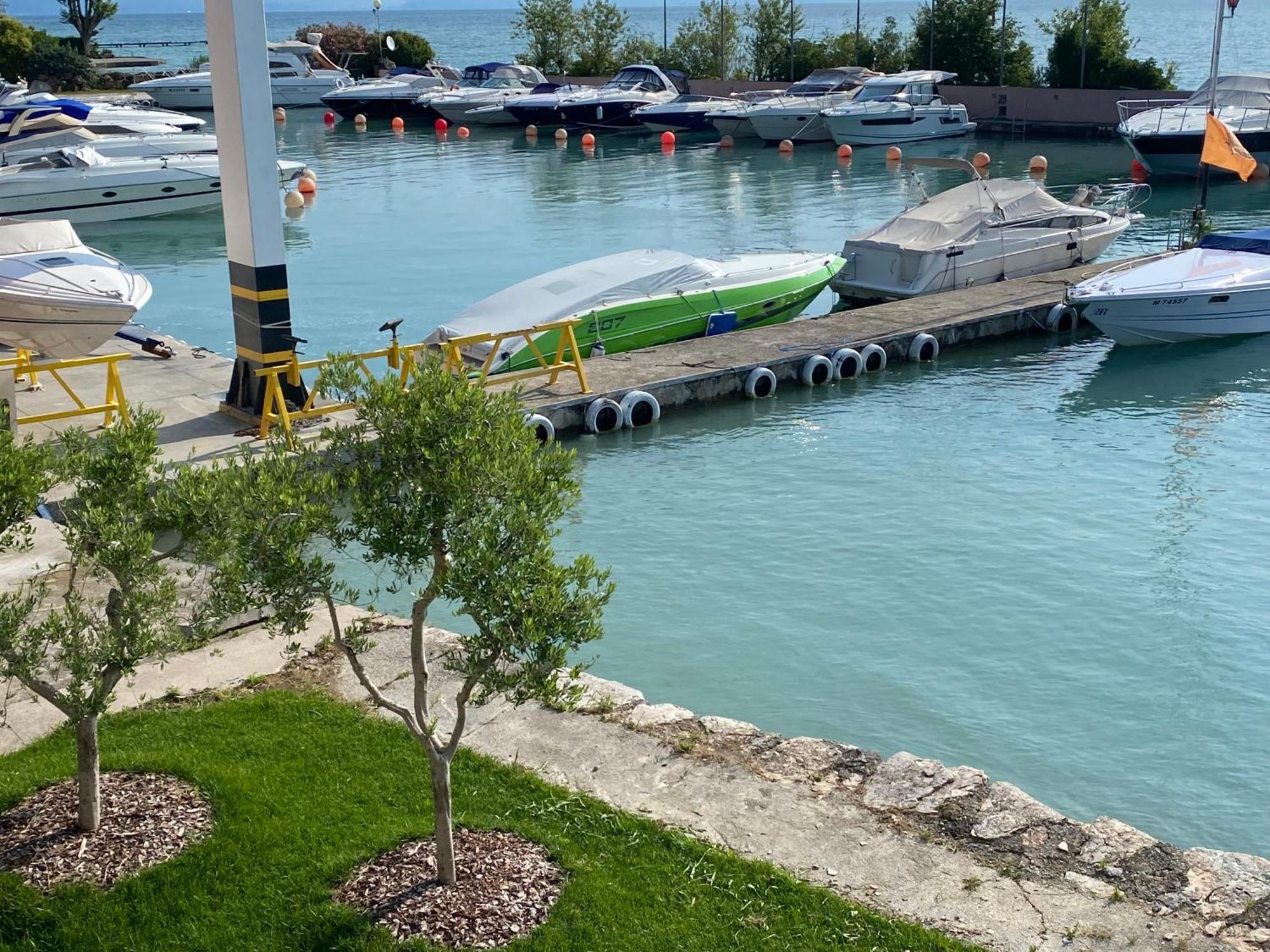 Sirmio Apartments - Darsena Stay Sirmione Zewnętrze zdjęcie