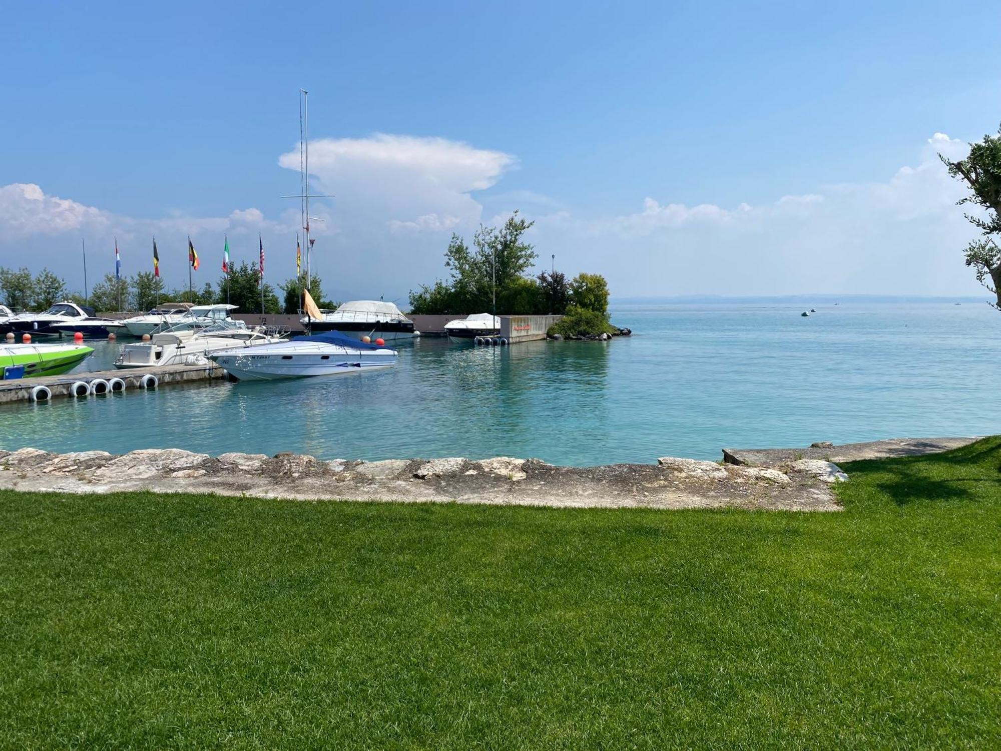 Sirmio Apartments - Darsena Stay Sirmione Zewnętrze zdjęcie