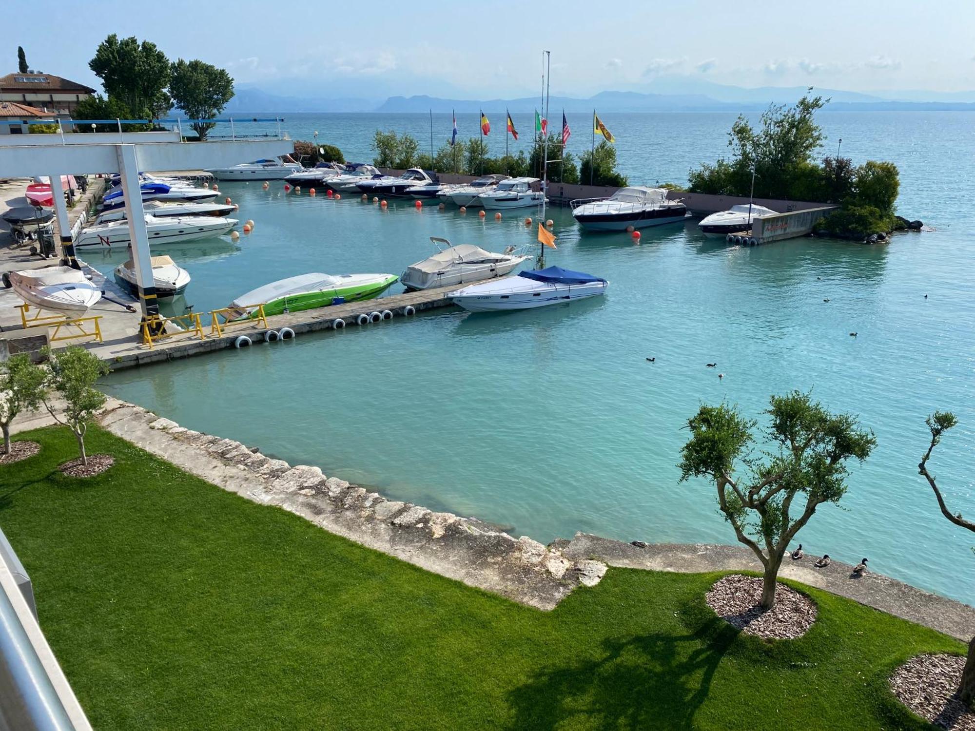 Sirmio Apartments - Darsena Stay Sirmione Zewnętrze zdjęcie