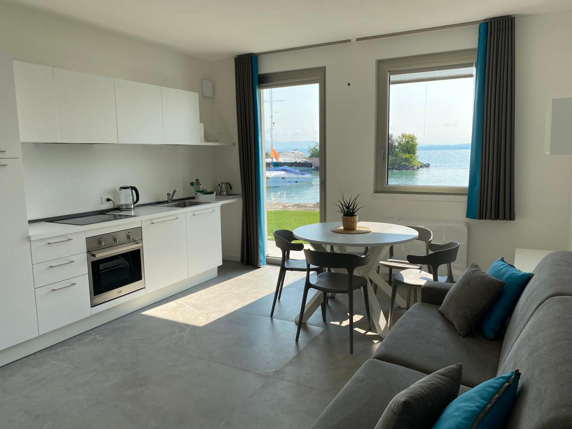Sirmio Apartments - Darsena Stay Sirmione Zewnętrze zdjęcie