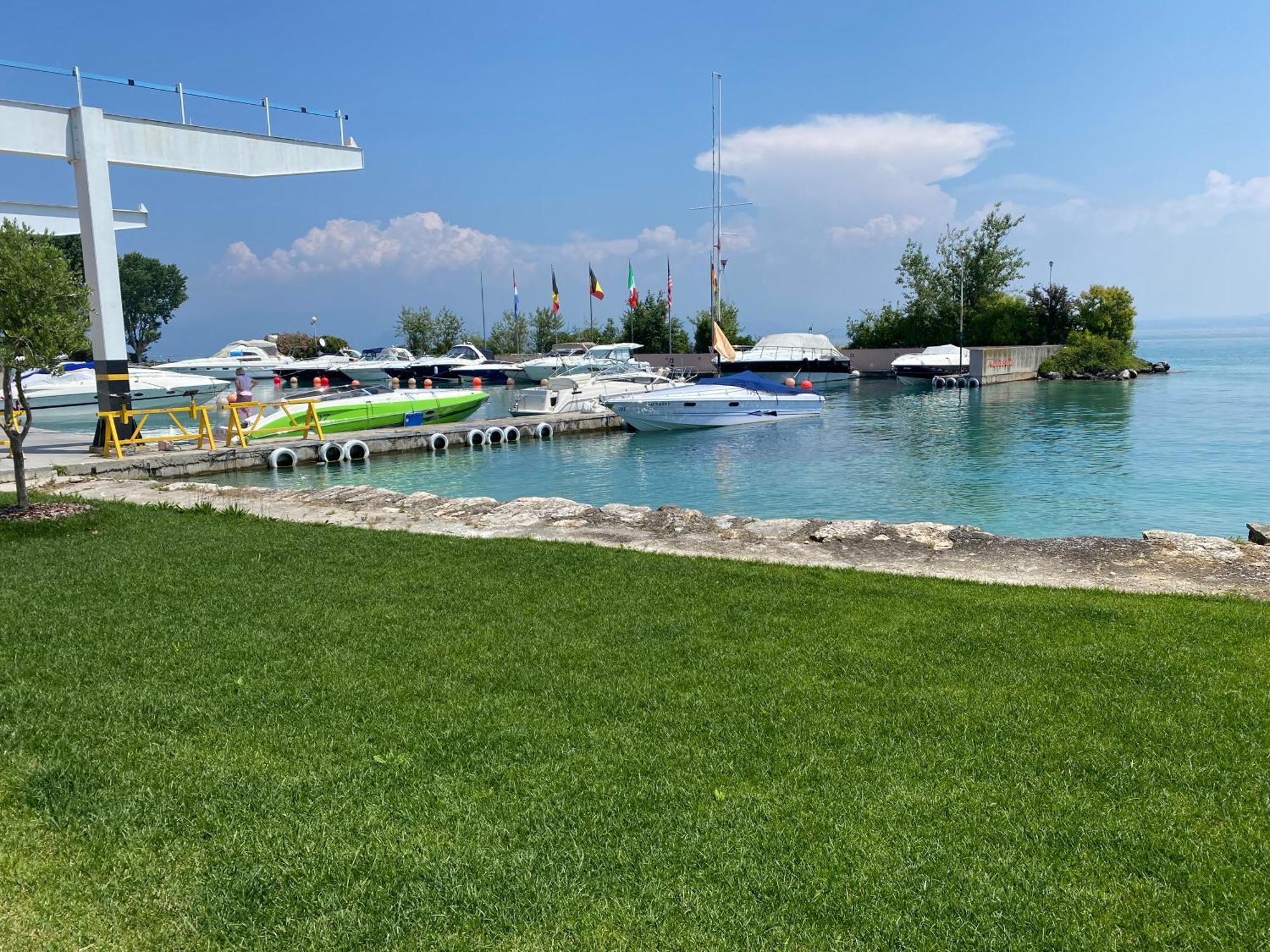 Sirmio Apartments - Darsena Stay Sirmione Zewnętrze zdjęcie