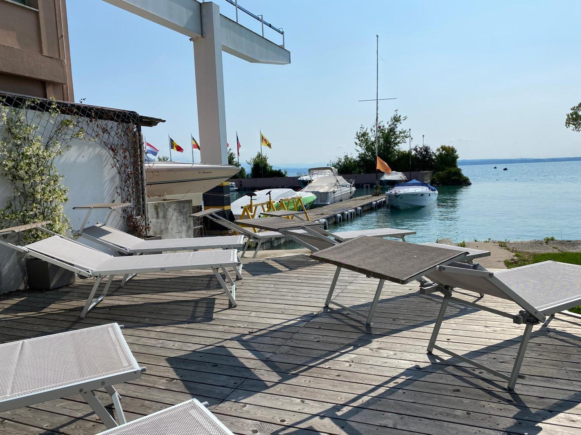 Sirmio Apartments - Darsena Stay Sirmione Zewnętrze zdjęcie