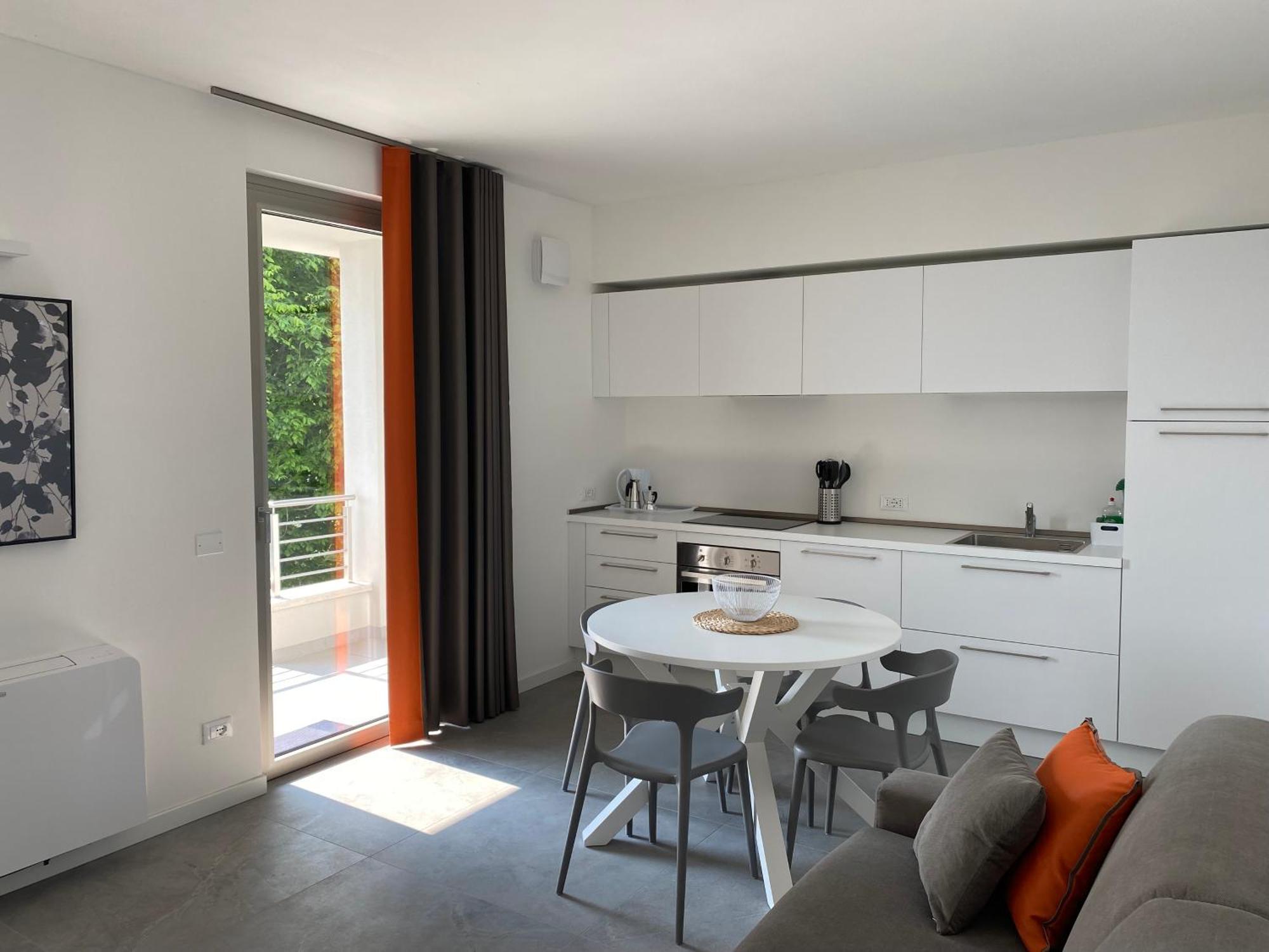 Sirmio Apartments - Darsena Stay Sirmione Zewnętrze zdjęcie