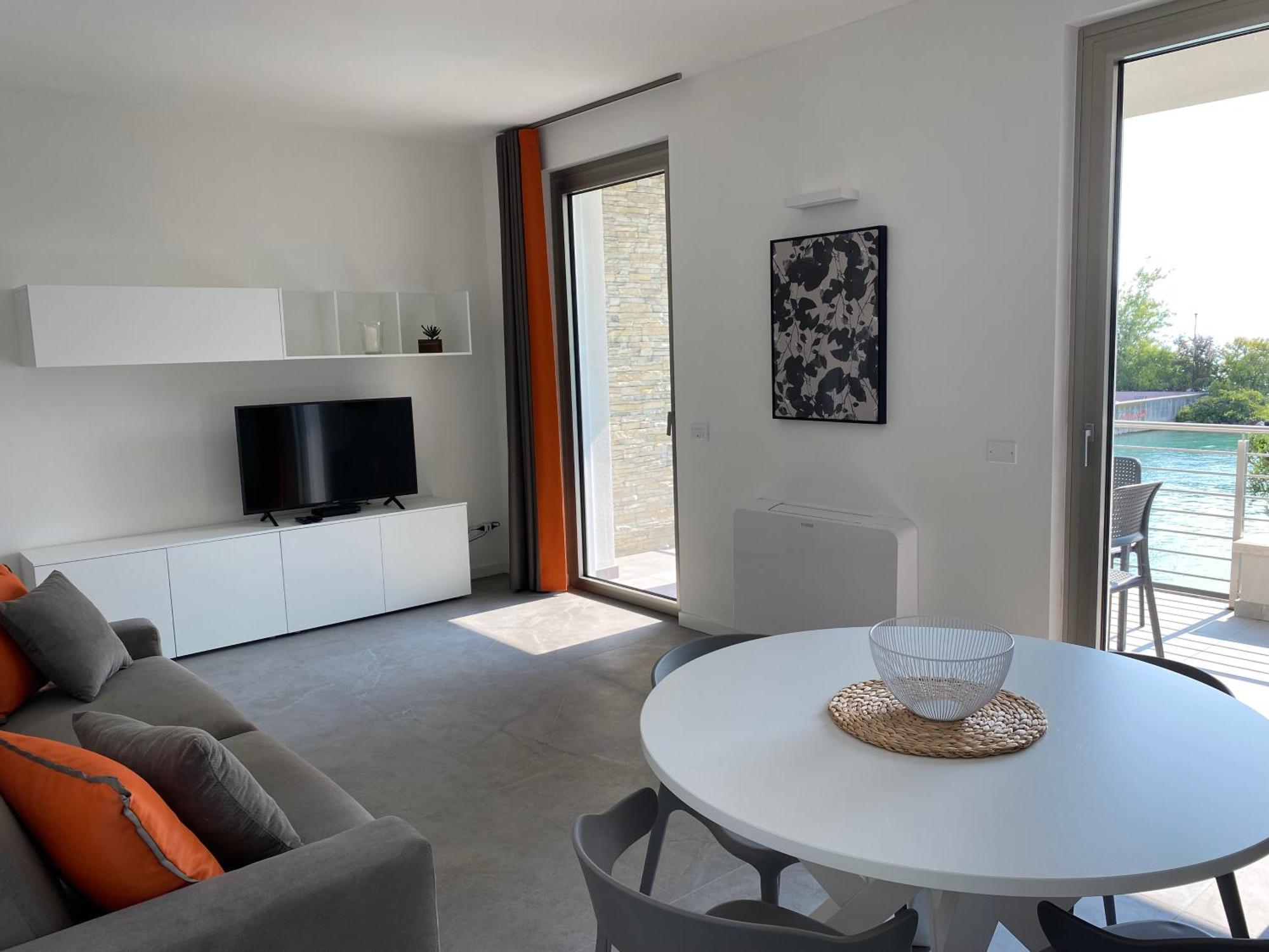 Sirmio Apartments - Darsena Stay Sirmione Zewnętrze zdjęcie