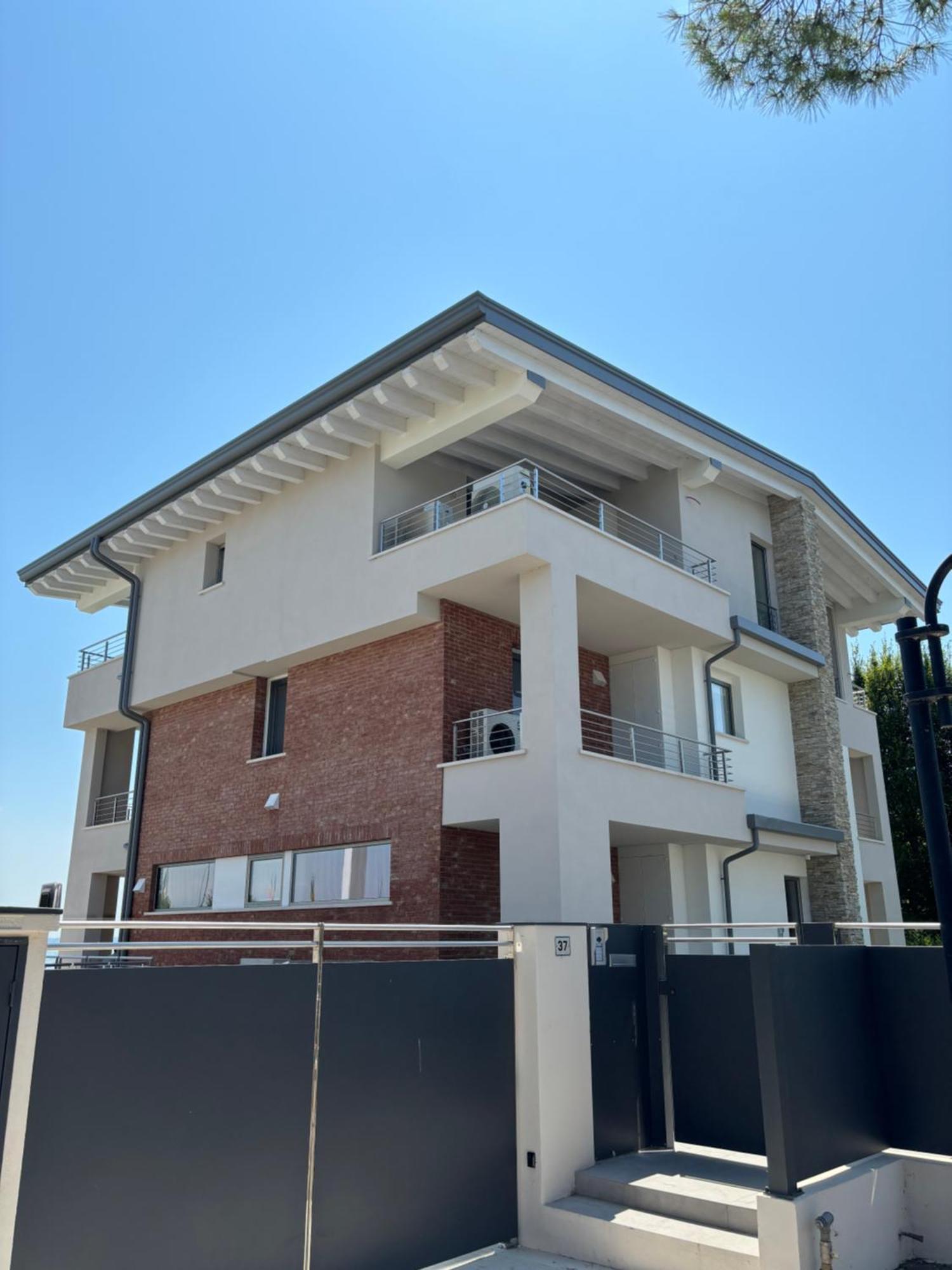 Sirmio Apartments - Darsena Stay Sirmione Zewnętrze zdjęcie