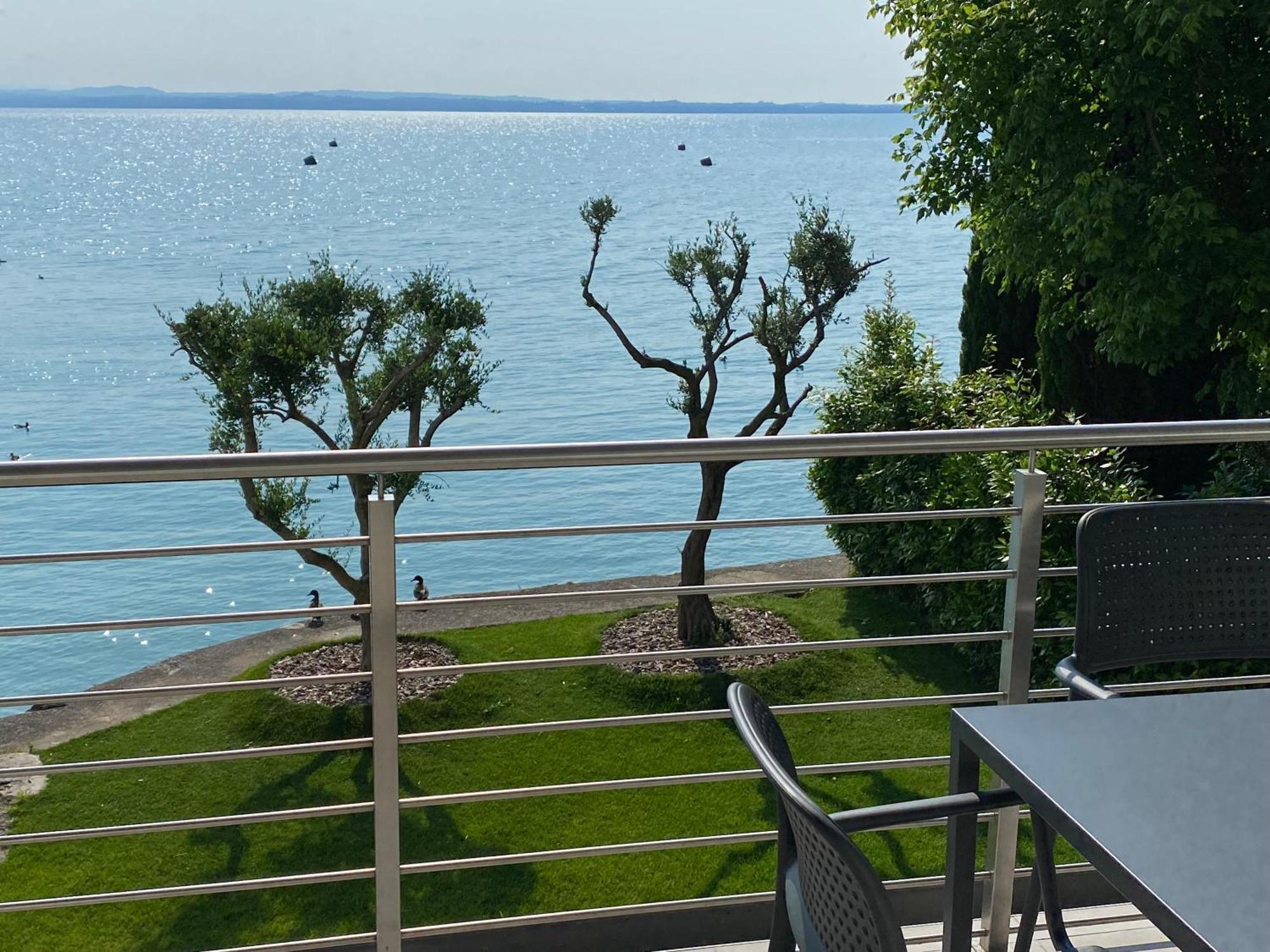 Sirmio Apartments - Darsena Stay Sirmione Zewnętrze zdjęcie