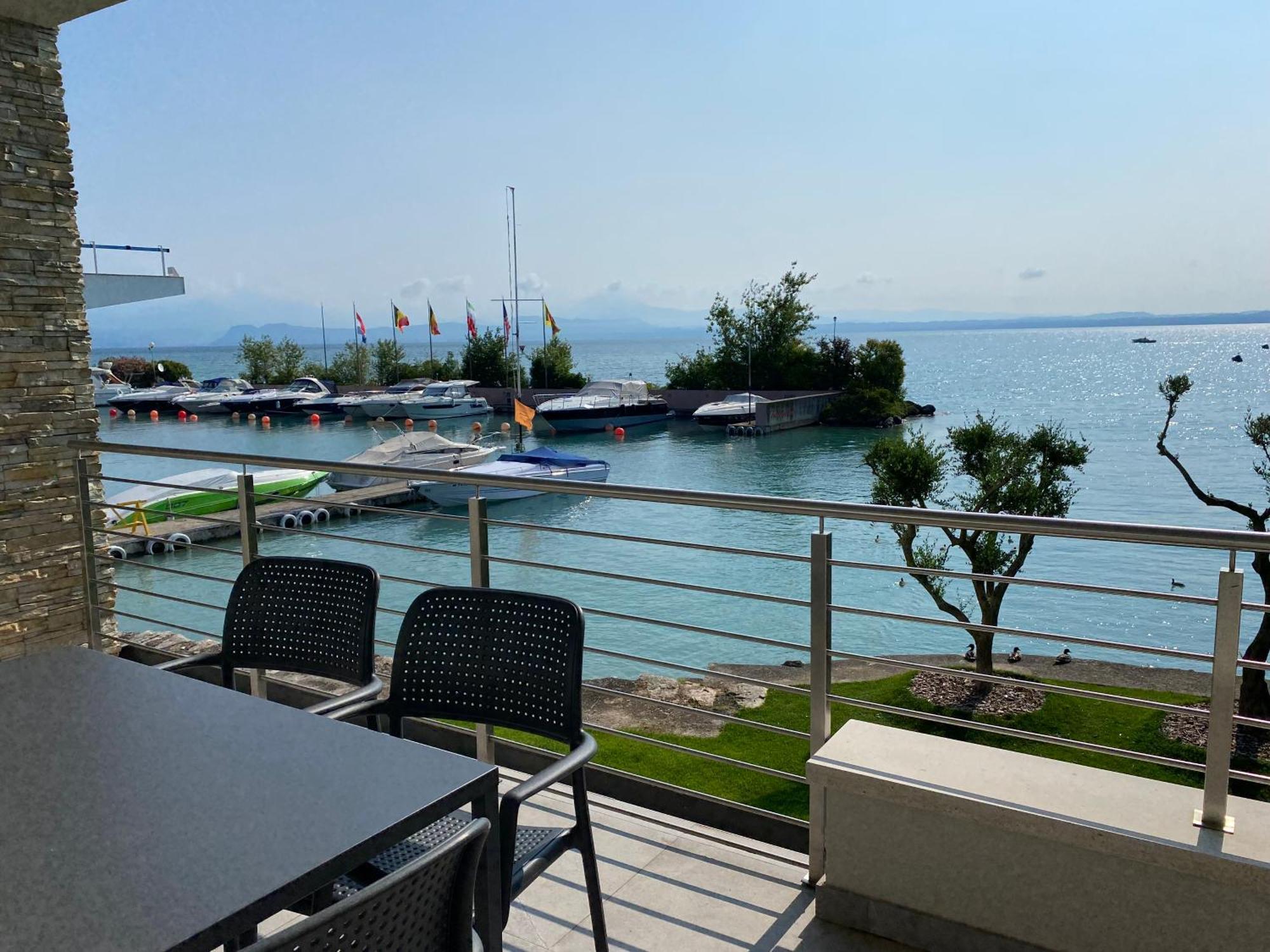 Sirmio Apartments - Darsena Stay Sirmione Zewnętrze zdjęcie